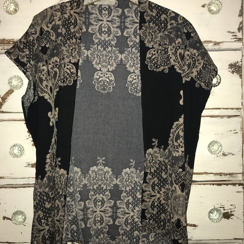 Tilley Anne Black Kimono with Tan Print - M